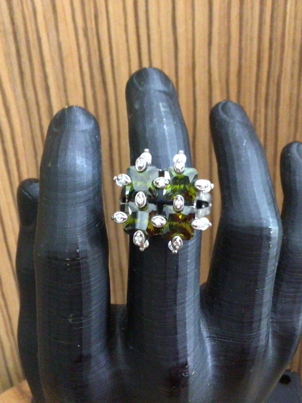 Unique 925 silver  green stones, surrounded by rhinestones ring sz 7.5